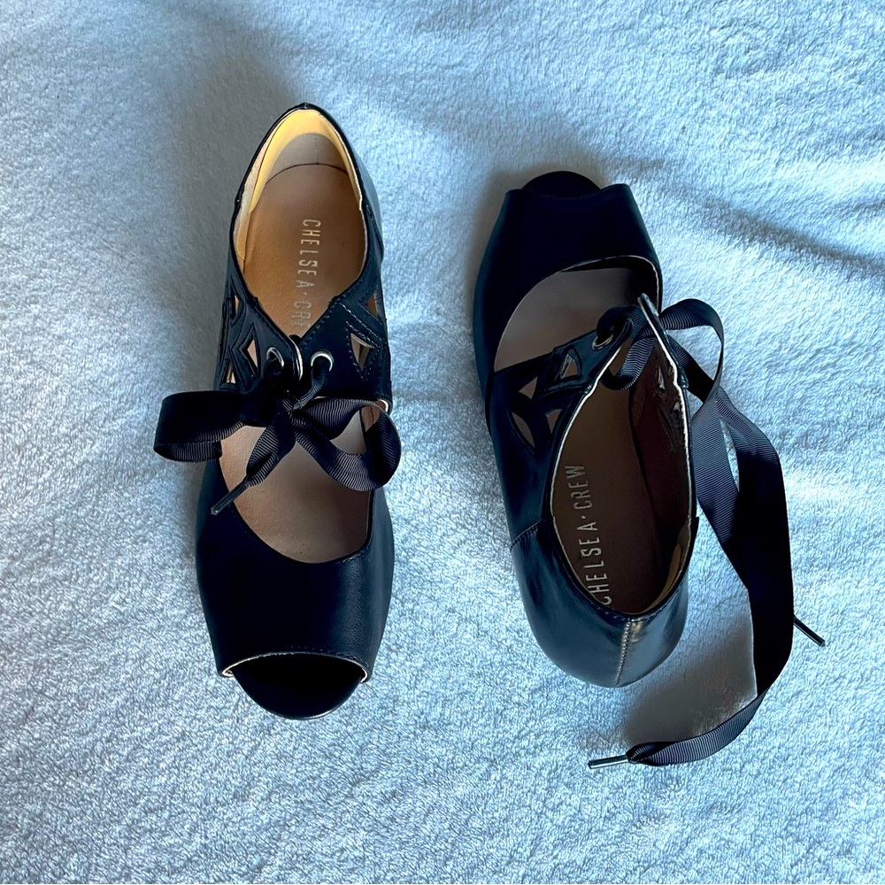 Chelsea Crew size 7 black vintage heel